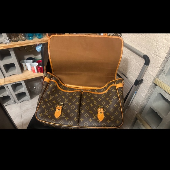 Louis Vuitton Gibeciere GM shoulder bag monogram. - Picture 2 of 9